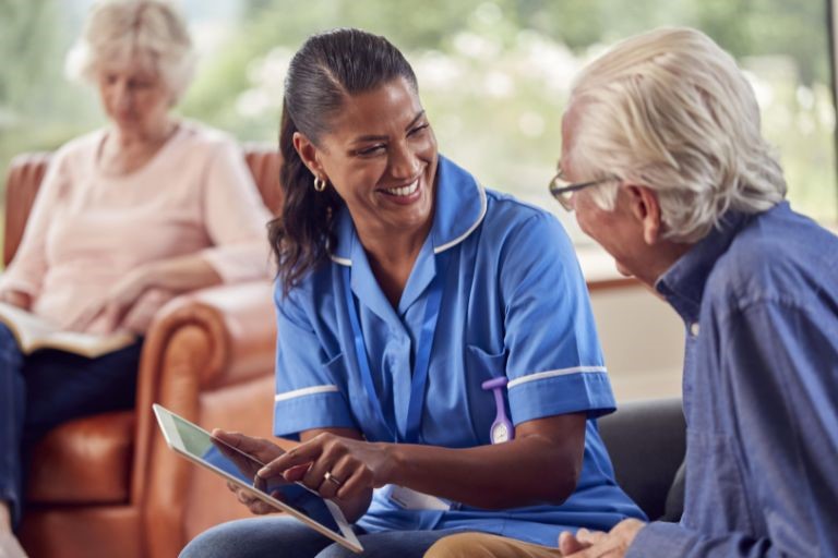 Elder Care Trends in the UK and US: Navigating the Complexities of Senior Care