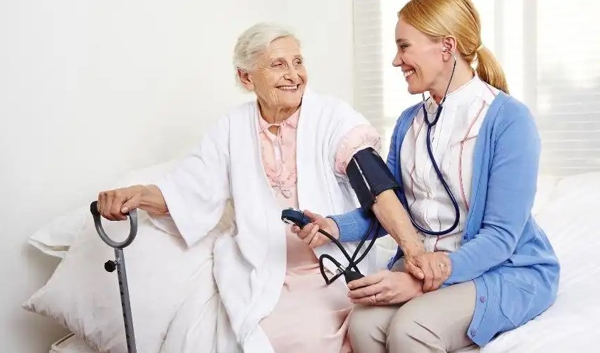 Senior Care in The Bronx 2026: In Home Care Costs & Local Caregivers